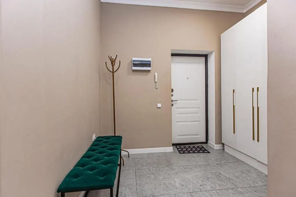 3-ком квартира Bayhouse около ТРЦ MEGA Alma-Ata для 6-х гостей