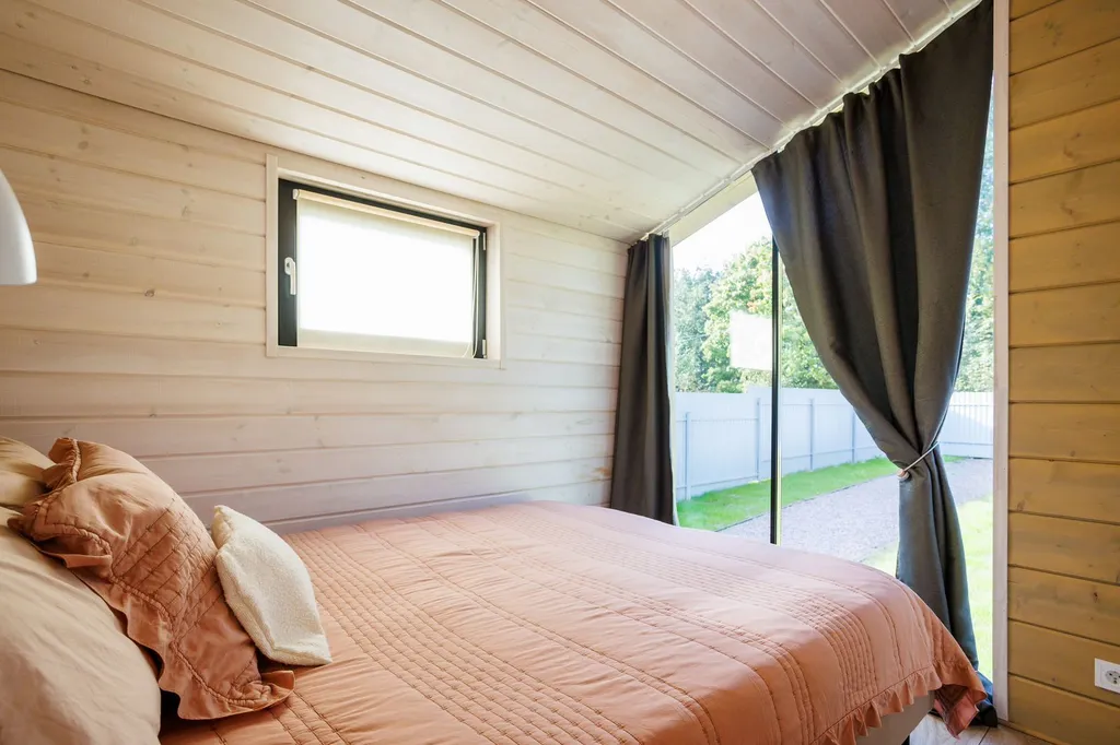 Дом Мая у озера с баней на дровах