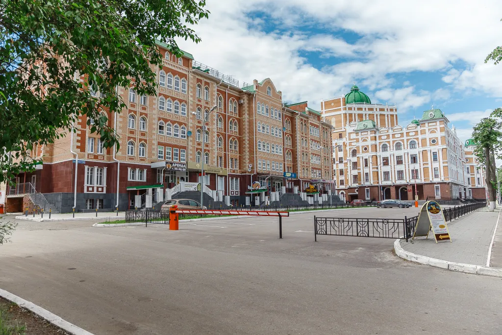 Большая квартира в самом центре города на площади — аренда посуточно в Йошкар-Ола
