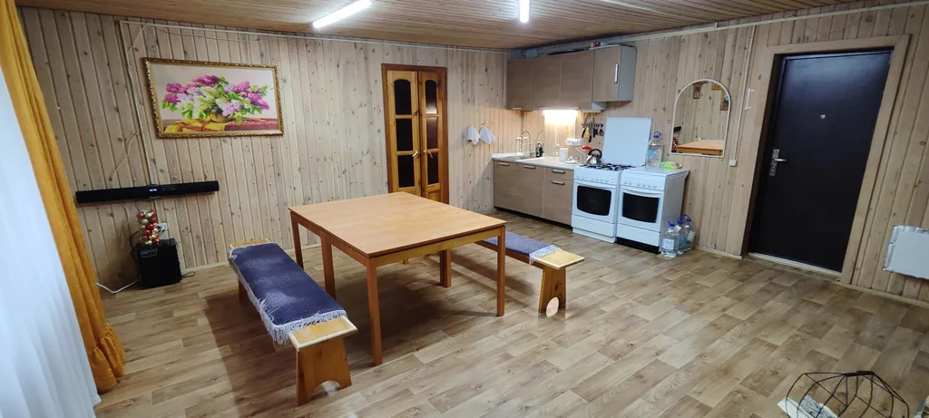 Уединенная дача с прудом и баней у Псковского озера