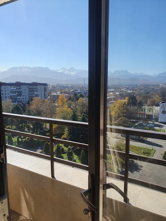 Апартамент с видом на горы