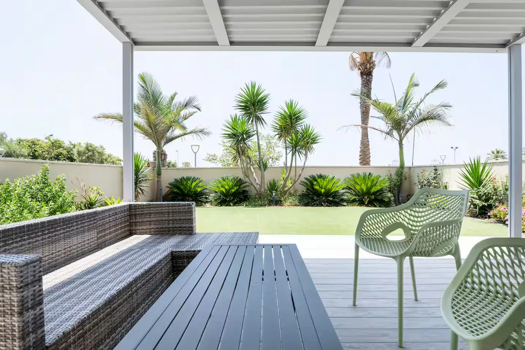 GW002 Gugel Waves Amazing Seaview & Garden Family Apartments