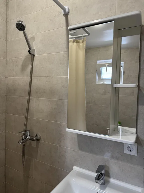 Коттедж Коттедж Деревянный Барнхаус с террасой и парковкой - 7 минут до моря — Геленджик