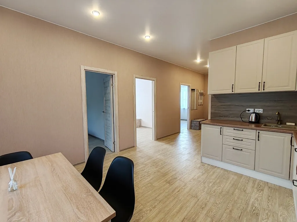 3-комнатные апартаменты в гостевом комплексе Лето