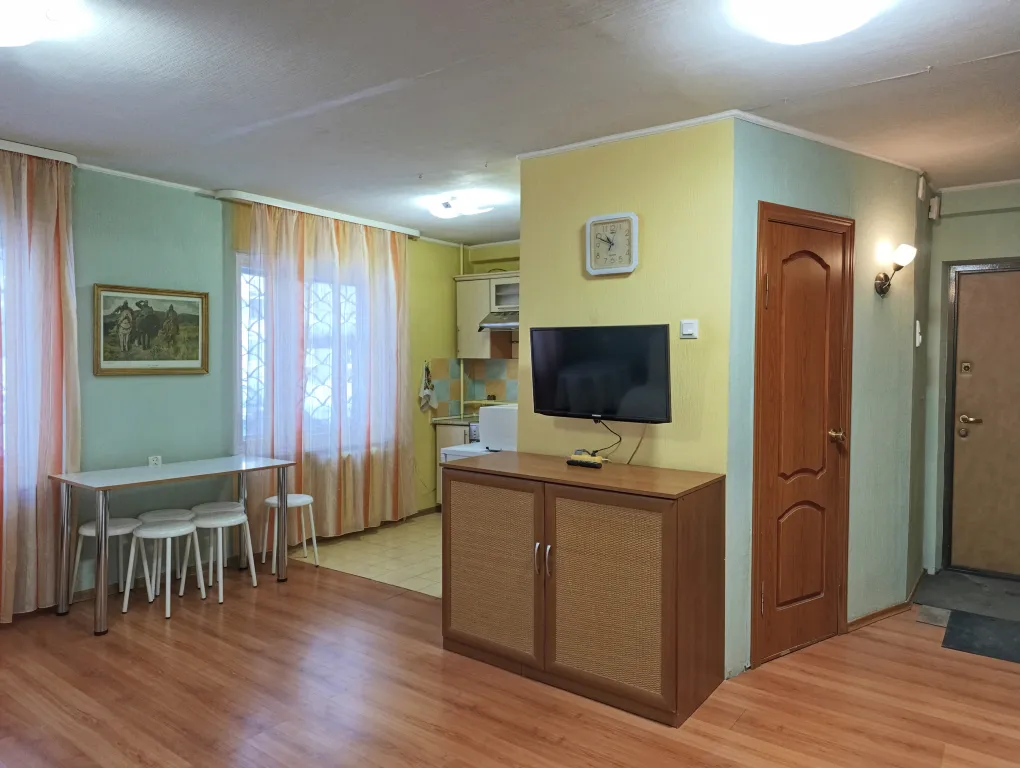 Отличная двушка рядом с набережной, военным училищем и вокзалом