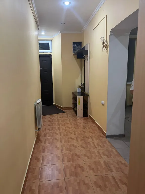 2-комнатная  квартира в центре 3 минуты Нарзанная галерея