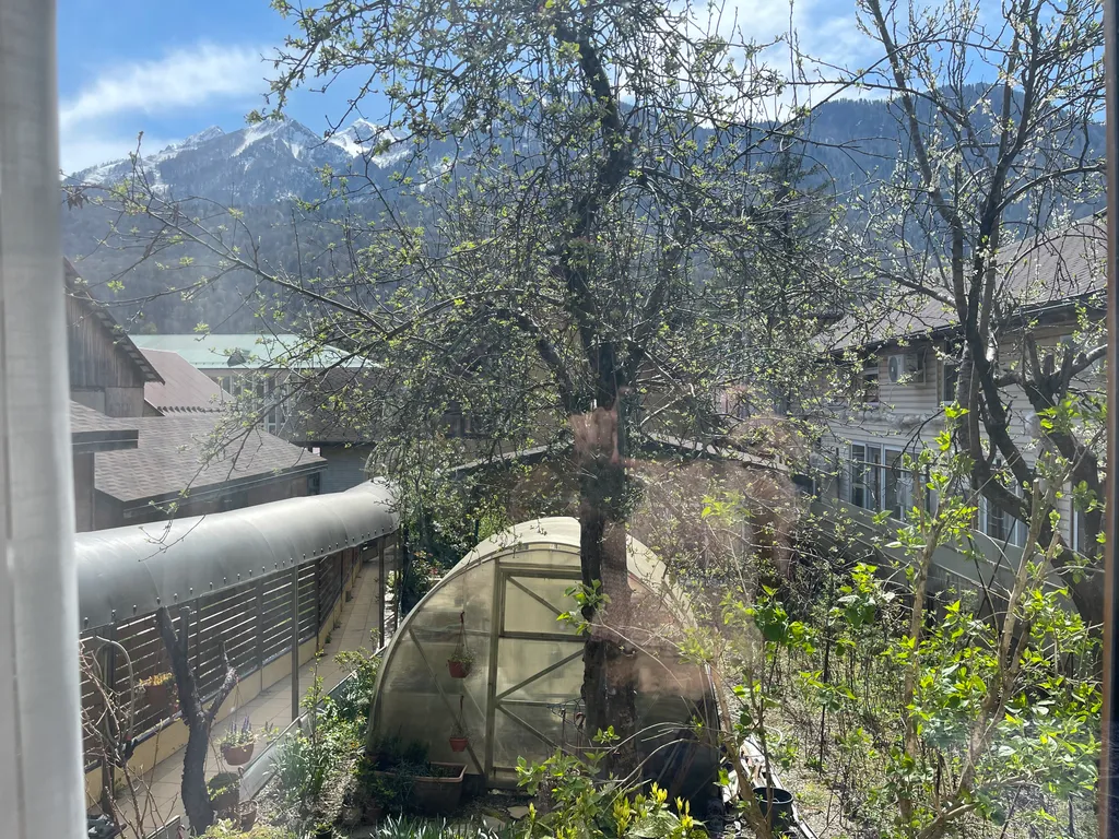 Коттедж в центре Красной Поляны с видом на горы