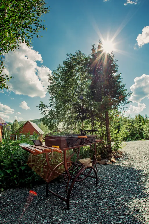Шале с бассейном и джакузи под открытым небом
