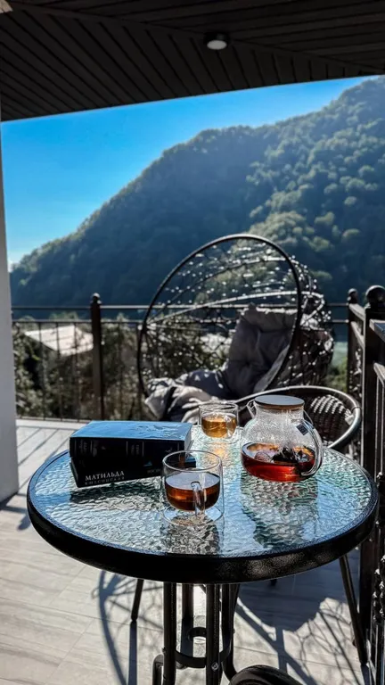 Апаpтамeнт с видом на горы , террасой и собственной парковкой