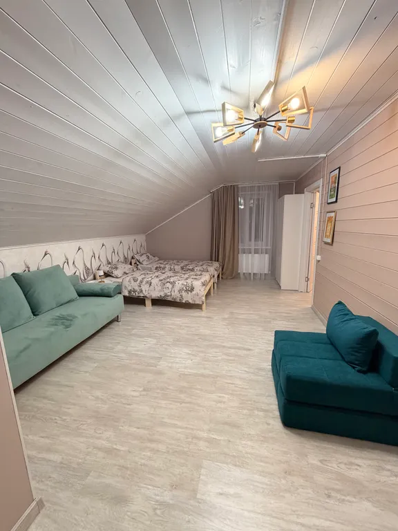 Дом в современном русском стиле рядом с монастырем