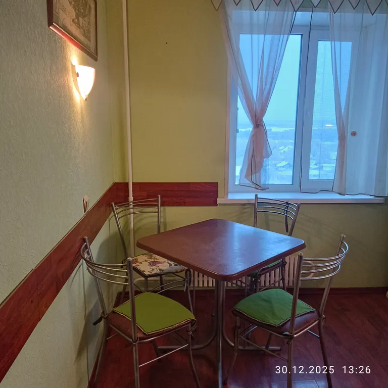 Уютная 2-комнатная, в спальном районе города, всё в шаговой доступности