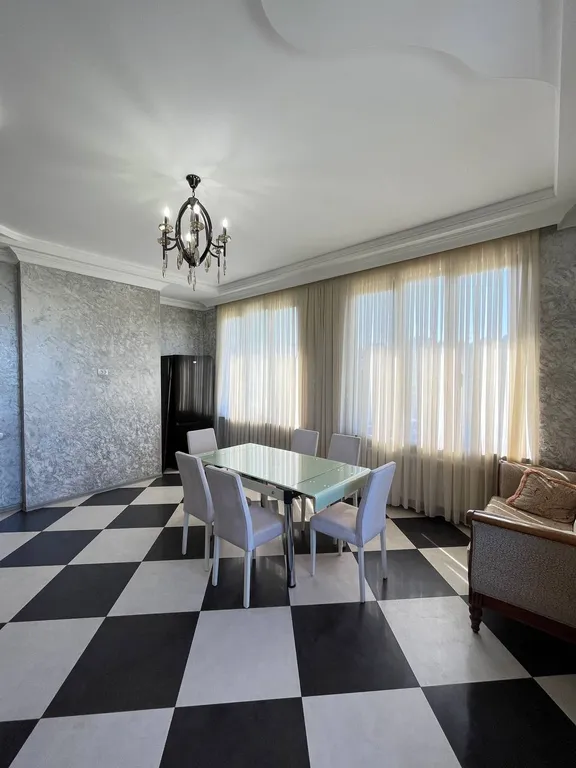 Riverside Cottage R104