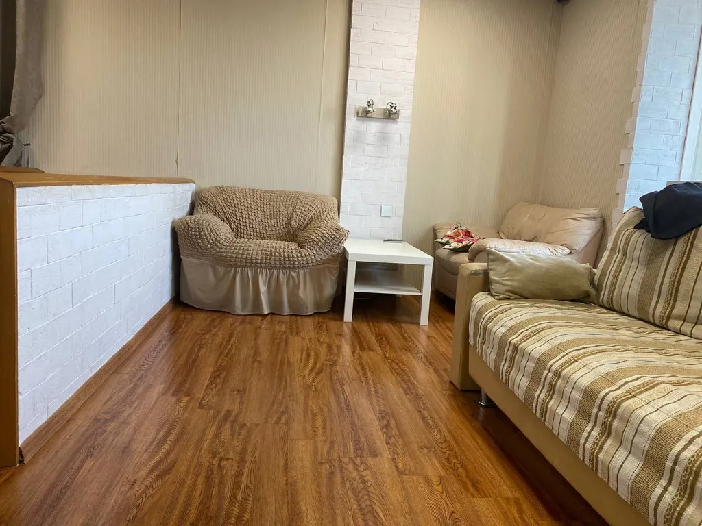 Пятикомнатная квартира с сауной и кинотеатром в центре