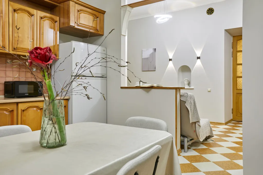 3 спальни, балкон, красивый дом