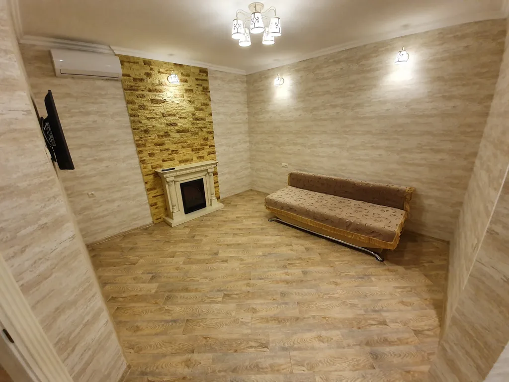 Стильный трехкомнатный дом с отдельной террасой