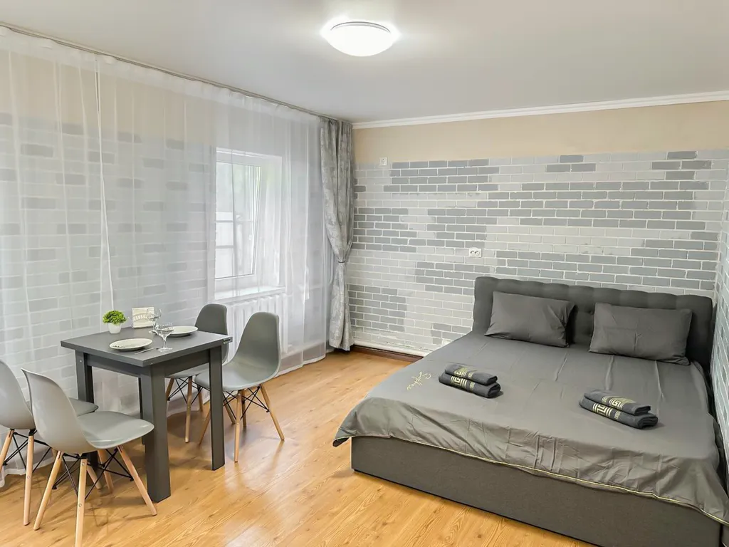 Дом в тихом районе с бесплатной парковкой для путешественников на авто