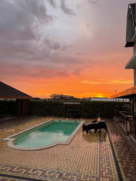 Апартаменты с видом на бассейн