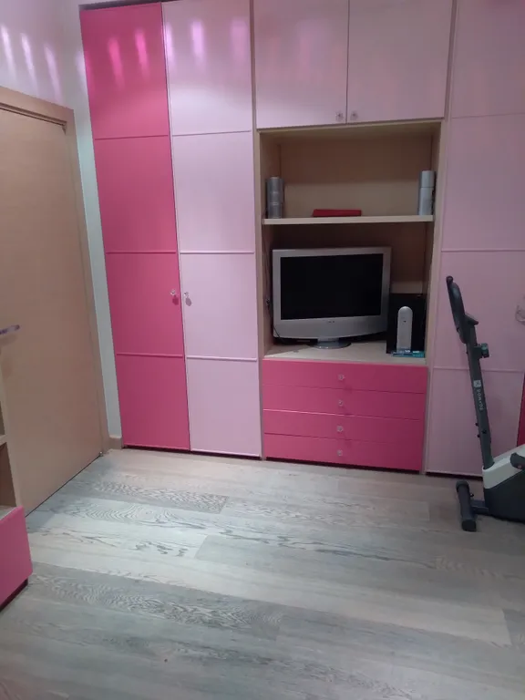 Прекрасная, уютная комната в кирпичной сталинке