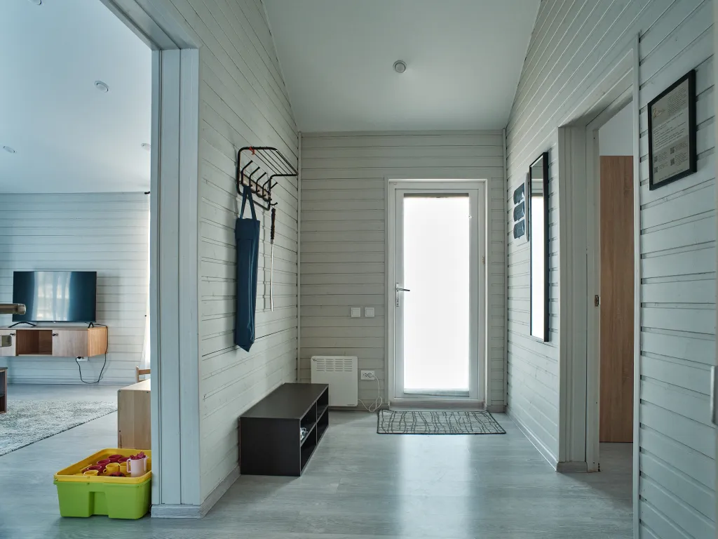 Творческий дом с игровой и полкой увлечений