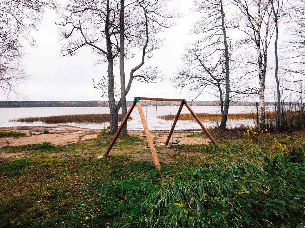 Новый современный дом с просторной кухней-гостиной