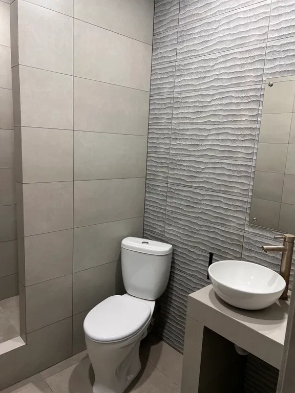 Дом у моря в тихом районе с самыми красивыми закатами