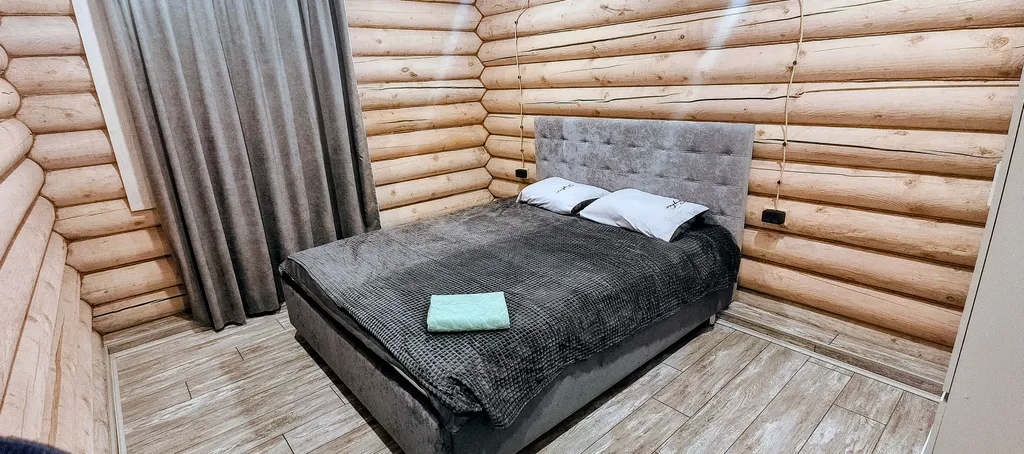 Срубовый дом на берегу Волги