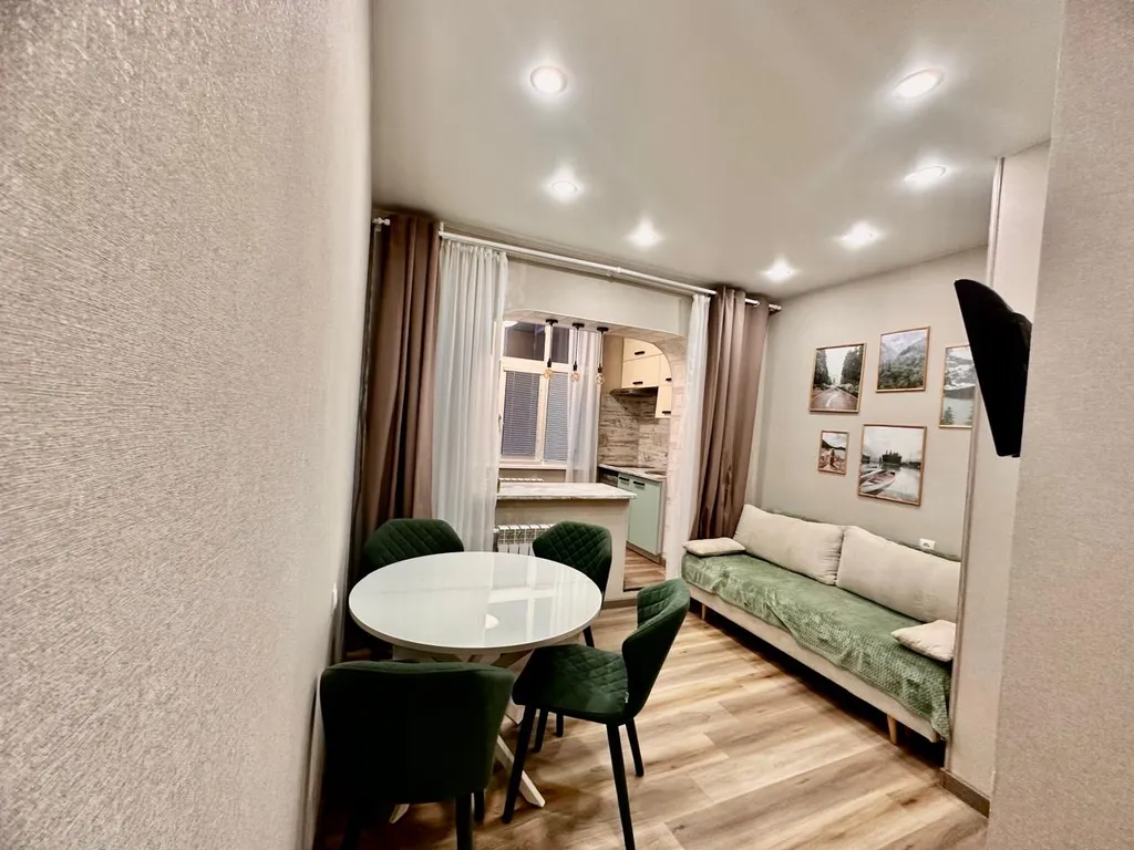 Уютная двухкомнатная квартира в центре — аренда посуточно в Нерюнгри