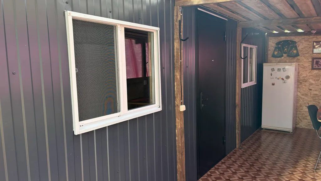 Уютный летний дом с беседкой