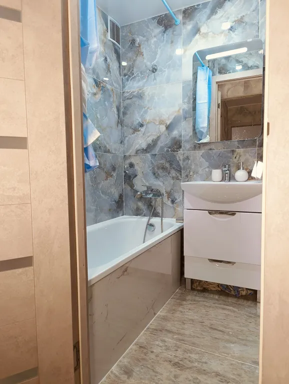 Новенькая квартира на первом этаже