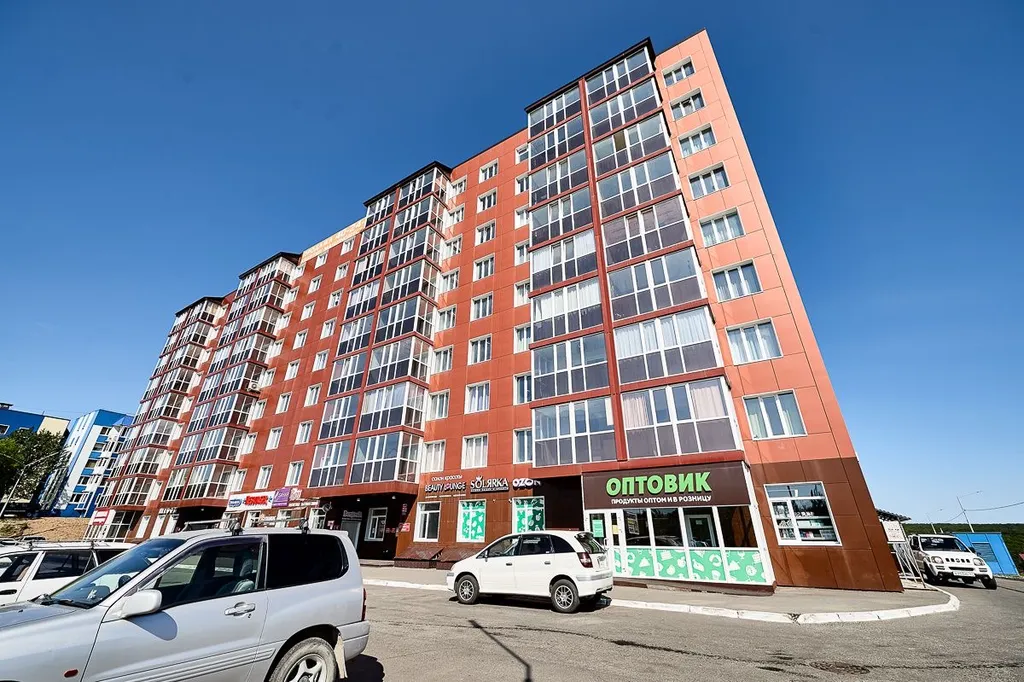 Светлые тёплые апартаменты с видом на горы и город