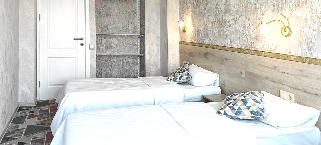 Квартира Двухкомнатная квартира, индивидуальное отопление, парковка, кухня — Судак