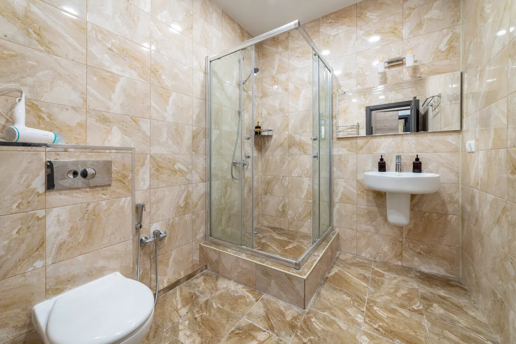 Светлая студия с 2 окнами и видом на горы