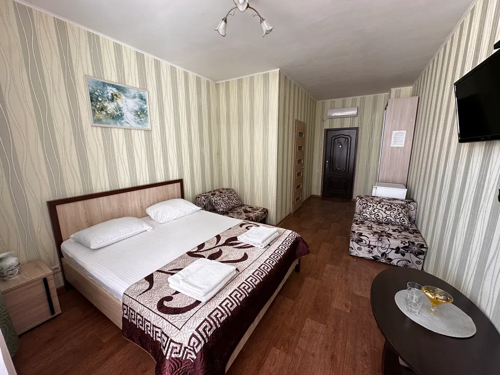 Квартира Комната — аренда посуточно в Семидворье