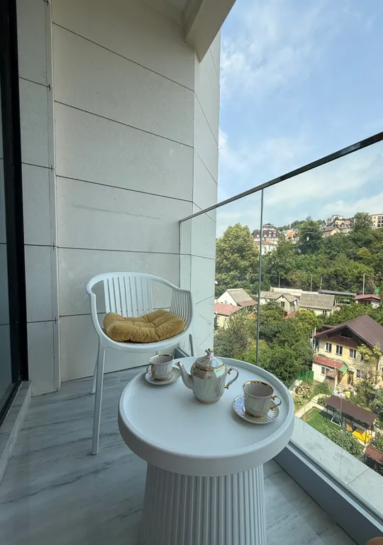 Дизайнерская квартира возле моря с балконом