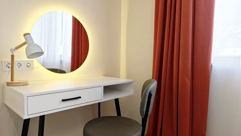 Дизайнерский апартамент с двумя спальнями