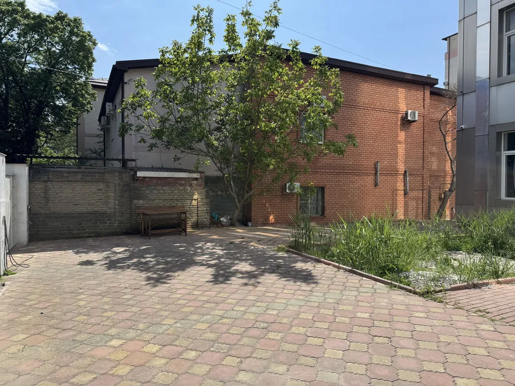 1-й этаж под ключ в центре - 15 мин до центрального пляжа