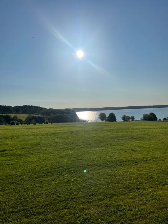 Дом с баней на берегу реки Волга с большой территорией