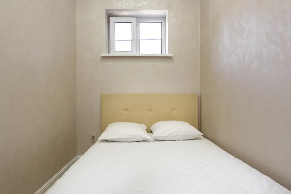 Новый коттедж c 9-ю спальнями бассейном и верандой