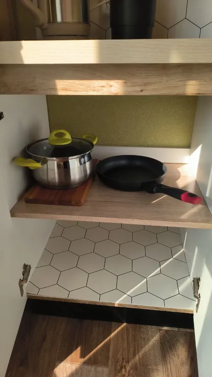 Квартира зелёного цвета.