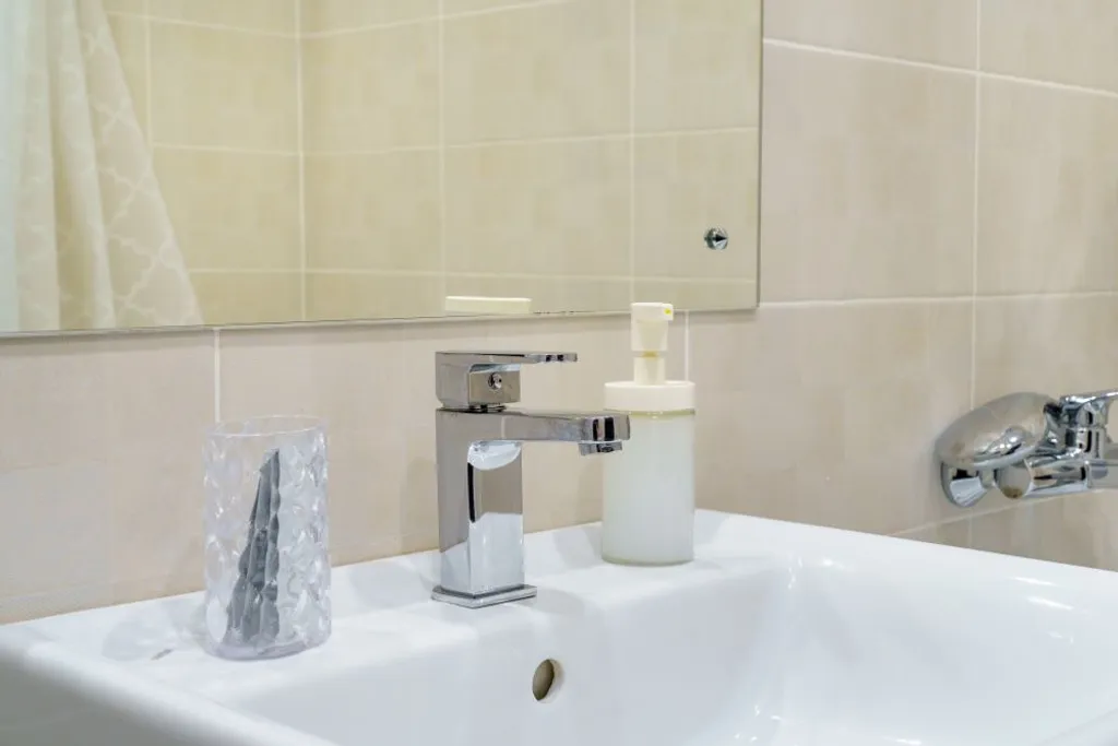 Good Night на Нефтяной 15