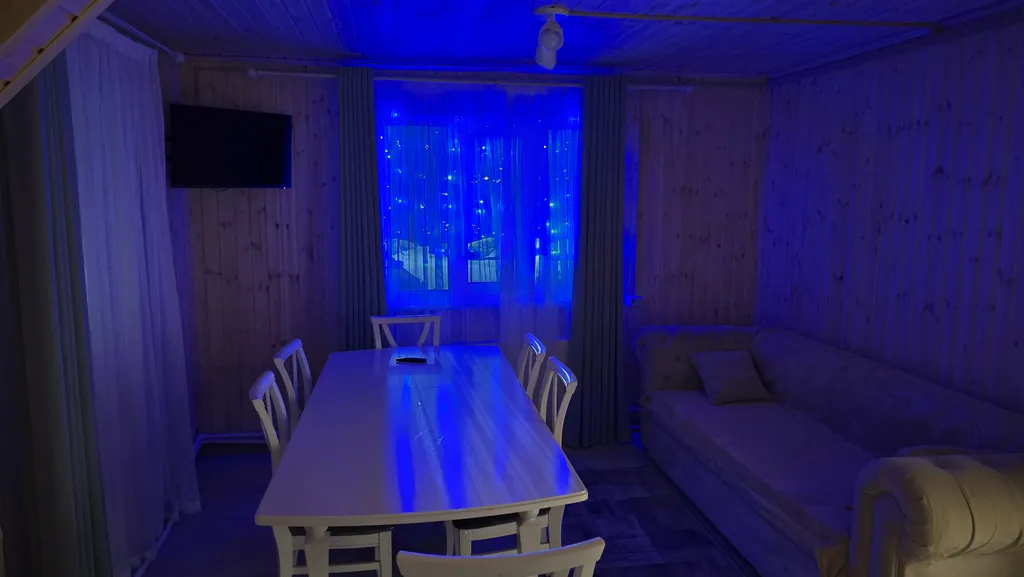 Большой коттедж