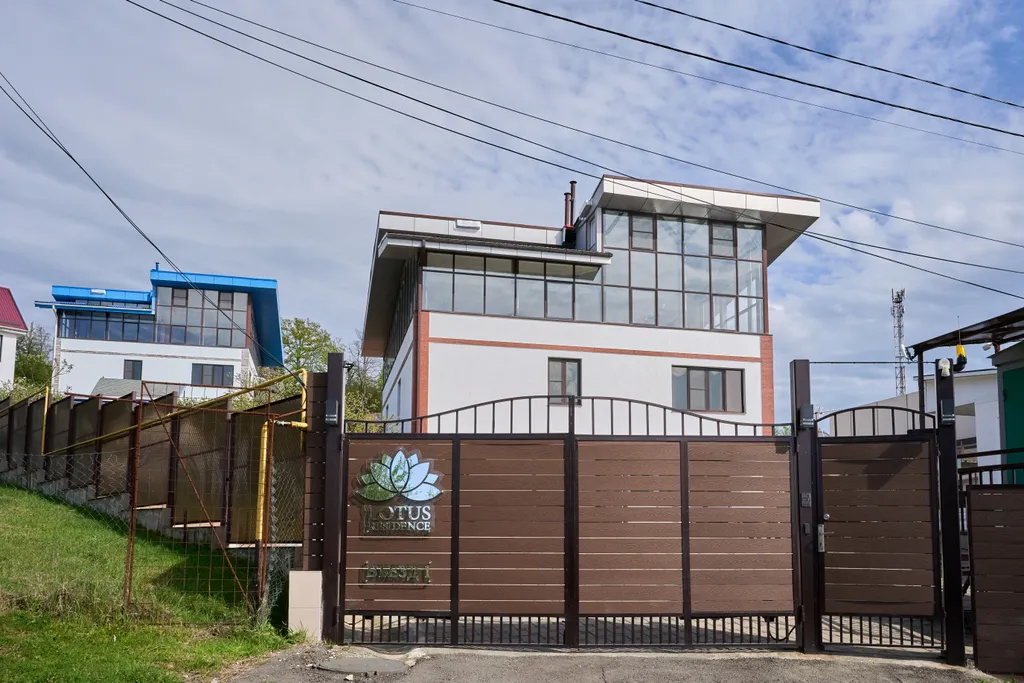 6-комнатный Дом