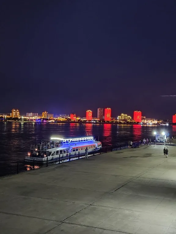 Однокомнатная квартира на набережной реки Амур