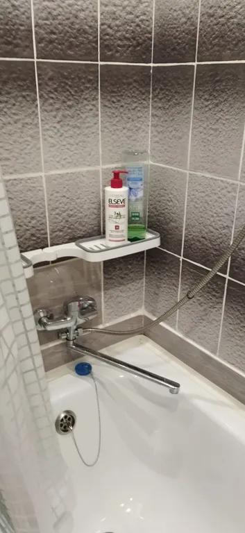 Светлая, уютная, благоустроенная квартира в центре города с балконом