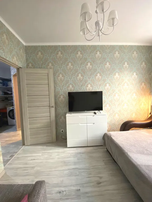 Каждому гостю подарок