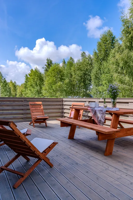 Алтайский - дом с костровой чашей и колонкой Алиса