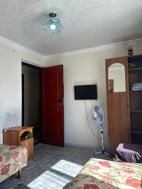 Квартира Квартира Уютный эконом номер на двоих (с общим сан. узлом) недалёко от моря — Адлер