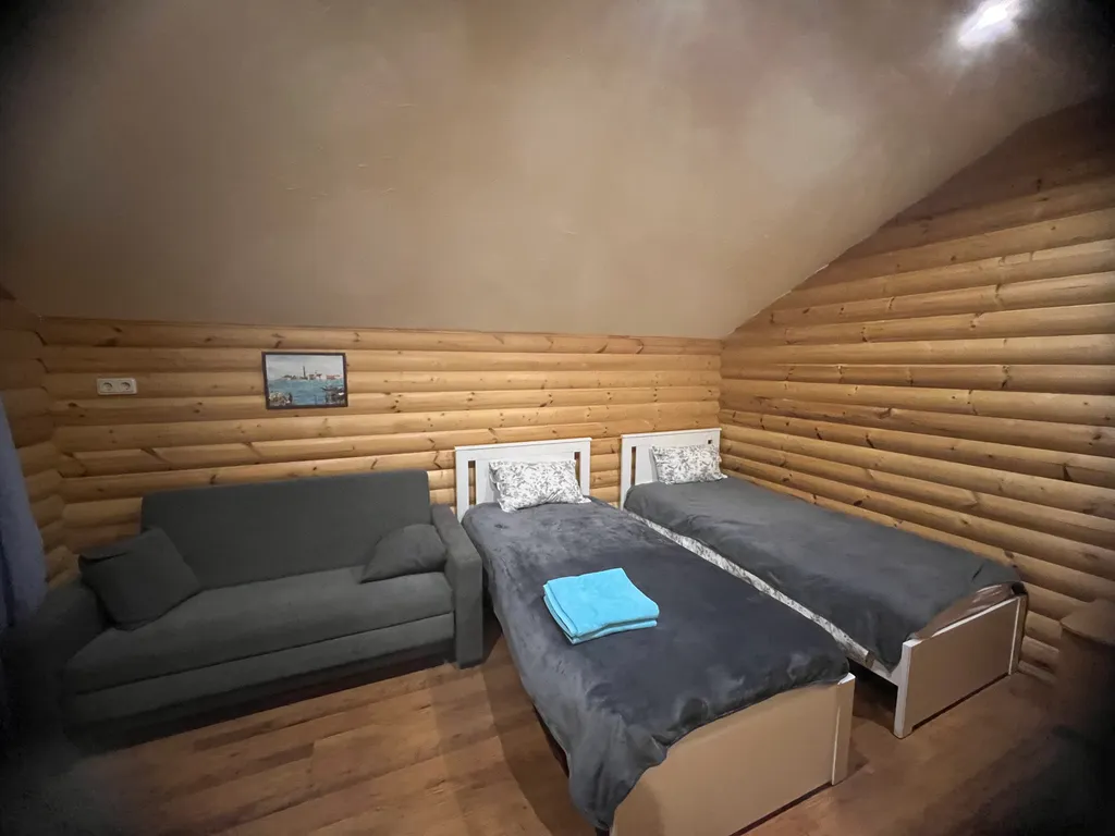 Дом в Громово на берегу озера Суходольское