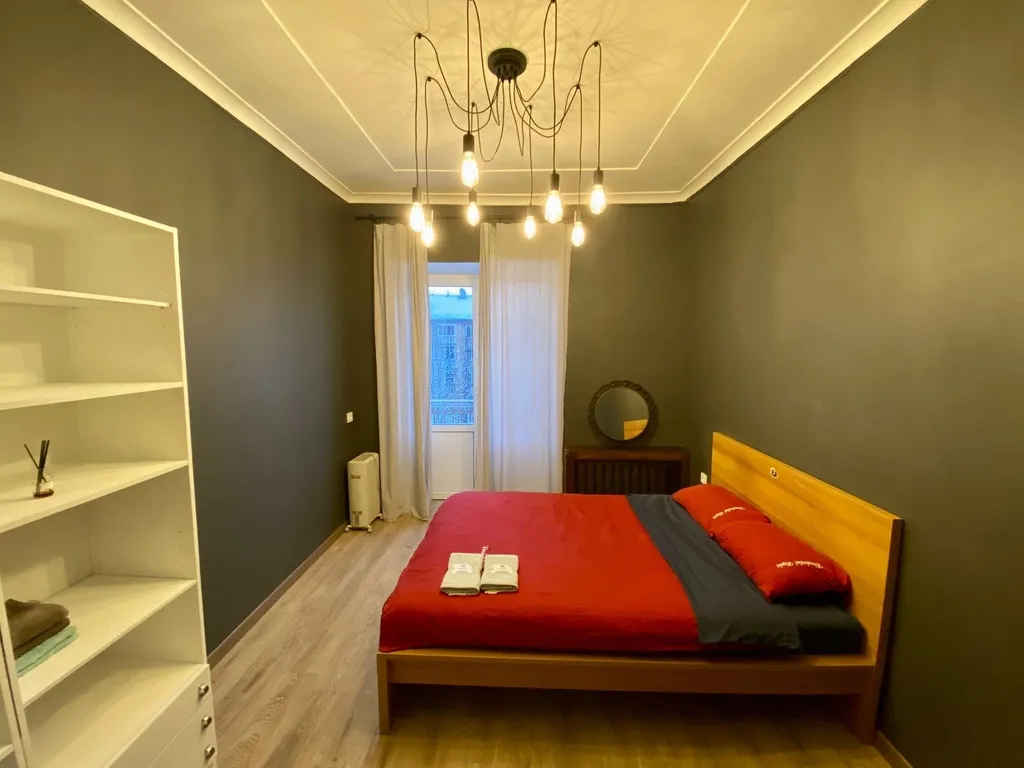 Большая квартира в Сталинском доме в Калининце