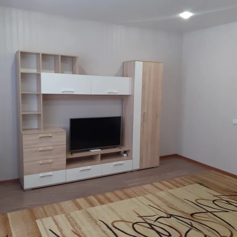 2-комнатная квартира в 10-этажном доме около нижней Марии-Ра